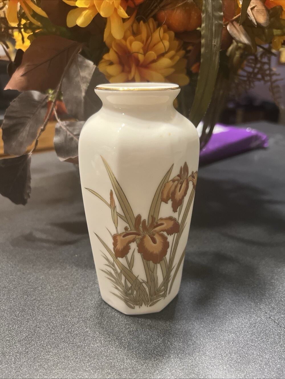 Japanese Vase Fine China Vintage Gold Accented Made In Japan 6"